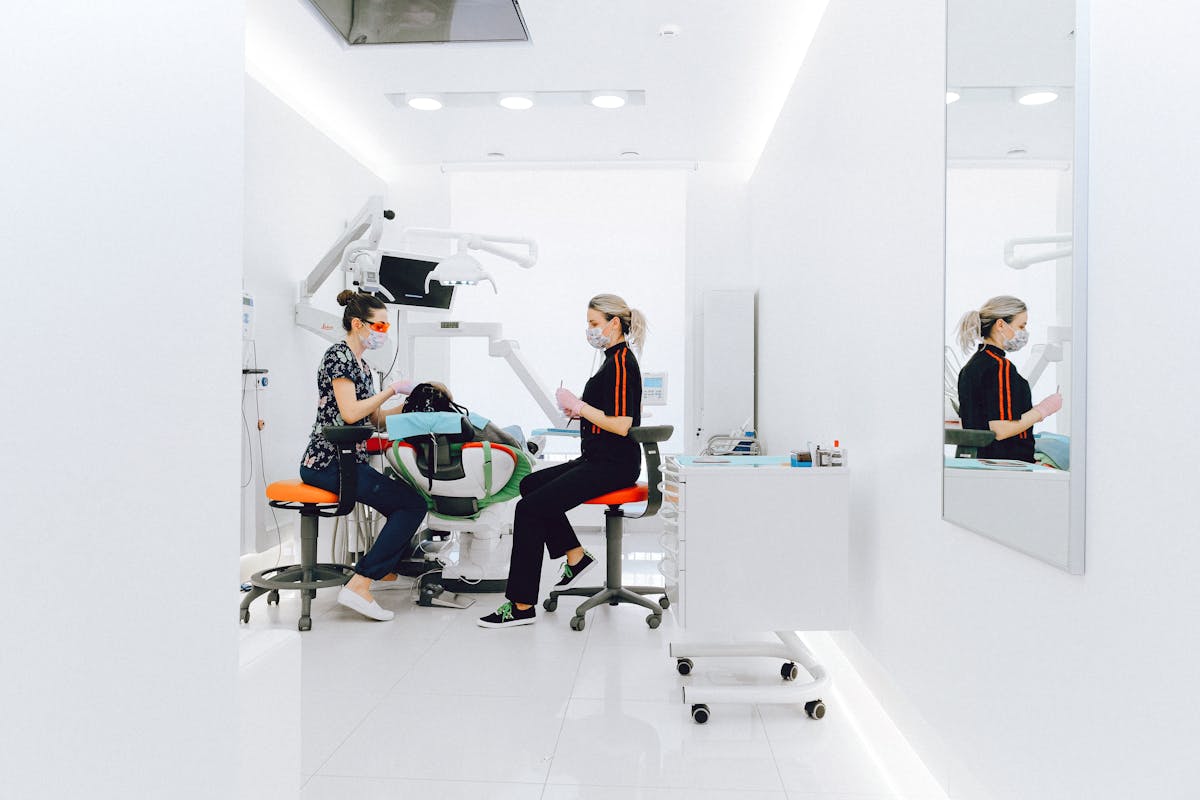 Cosmetic dental bonding procedure